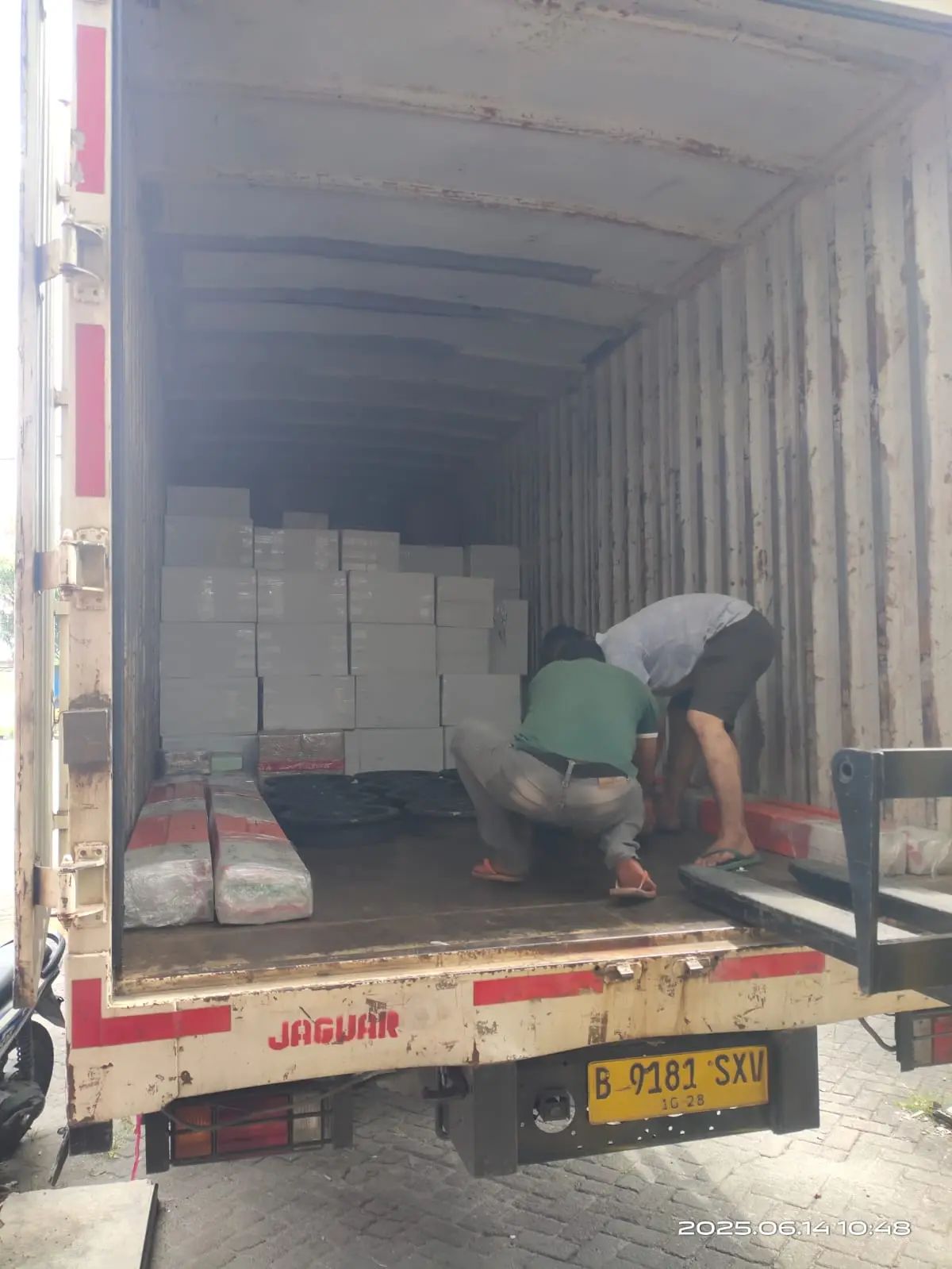 jasa_ekspedisi_cargo_termurah_medan_klaten